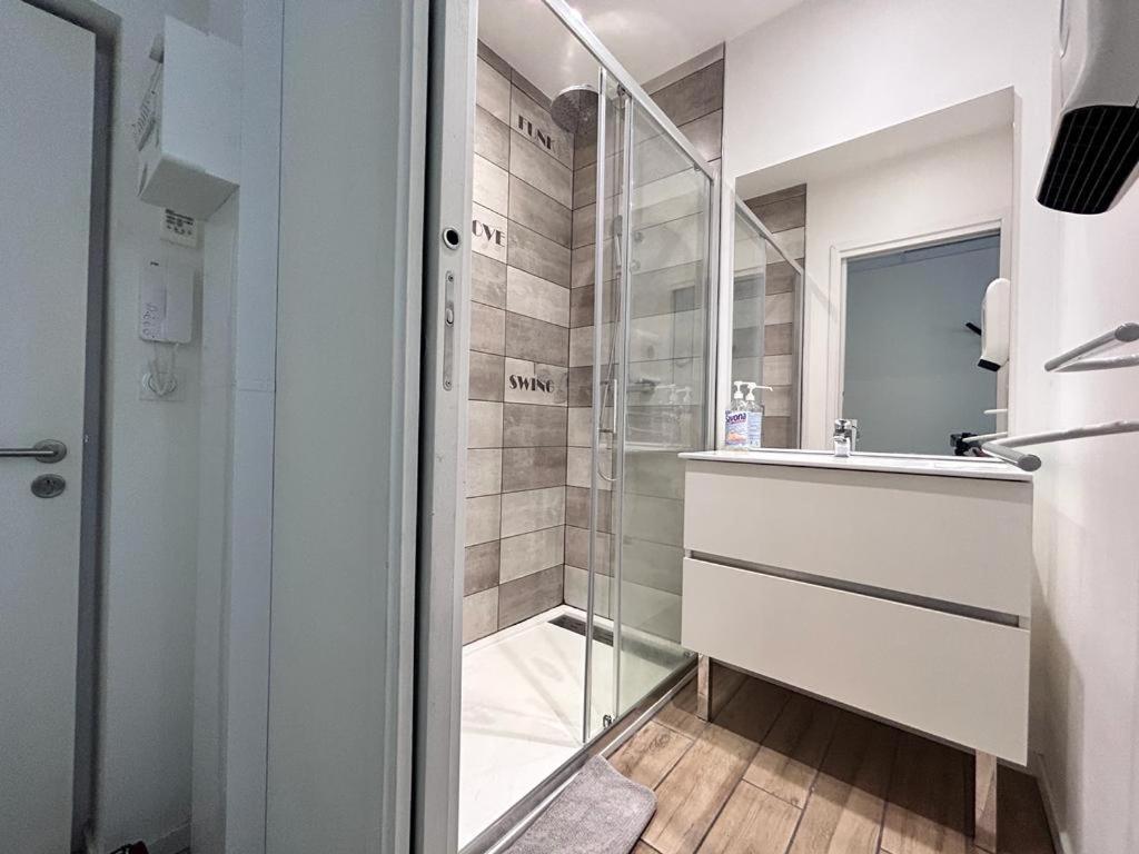Tour D'Auvergne - Appartements En Plein Centre Ville, Proche De La Cathedrale Et De La Place De Jaude Clermont-Ferrand Eksteriør billede