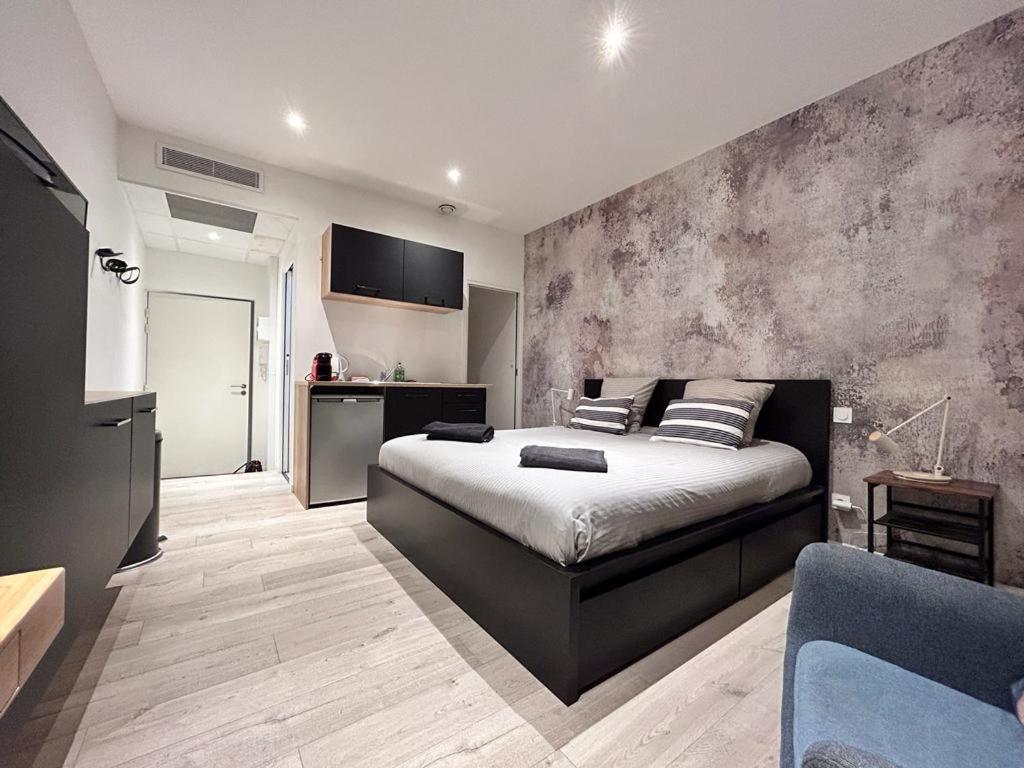 Tour D'Auvergne - Appartements En Plein Centre Ville, Proche De La Cathedrale Et De La Place De Jaude Clermont-Ferrand Eksteriør billede